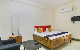 Spot on 68151 Prafulla Palace