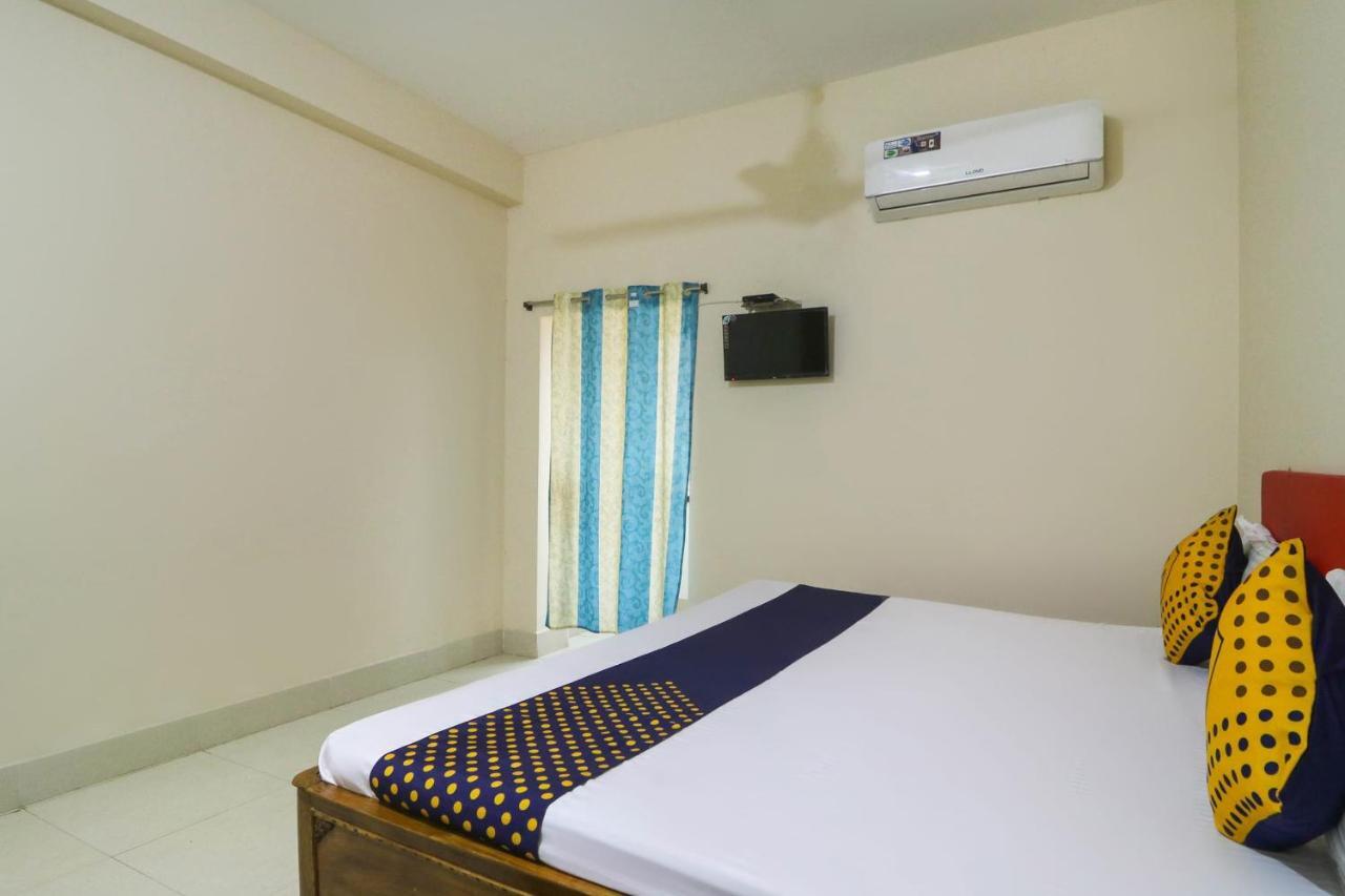 Spot On 68151 Prafulla Palace Hotel Jatani Exterior photo