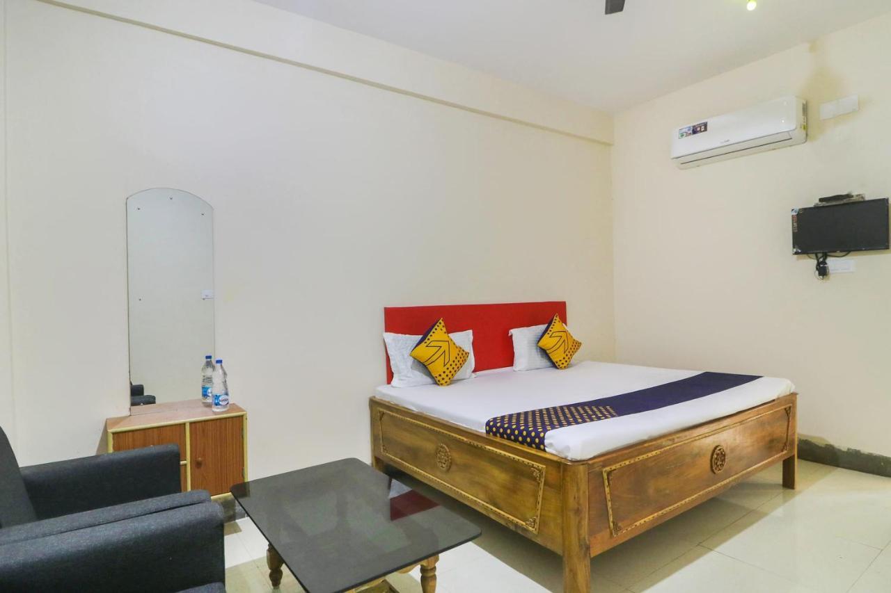 Spot On 68151 Prafulla Palace Hotel Jatani Exterior photo