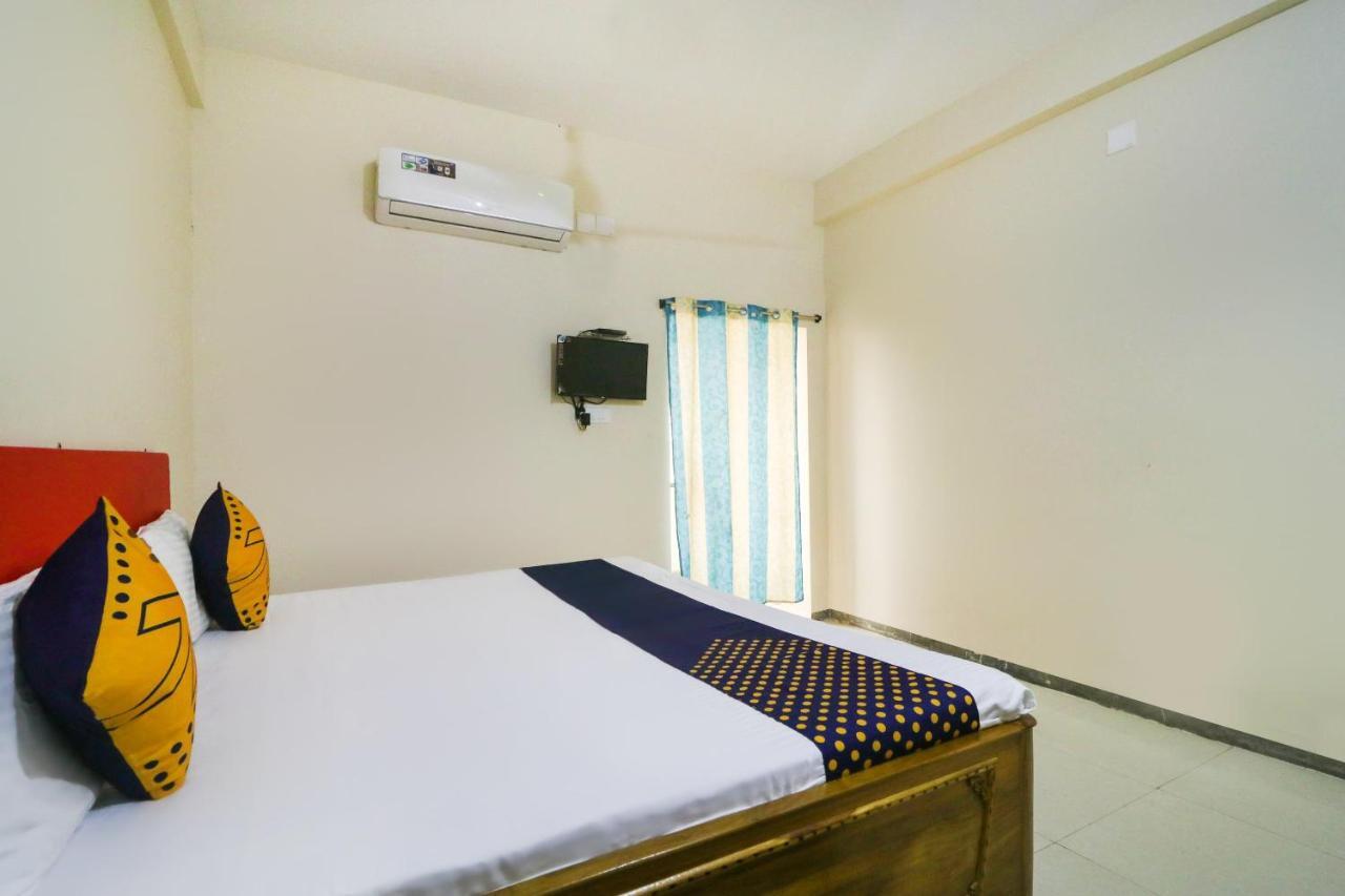 Spot On 68151 Prafulla Palace Hotel Jatani Exterior photo