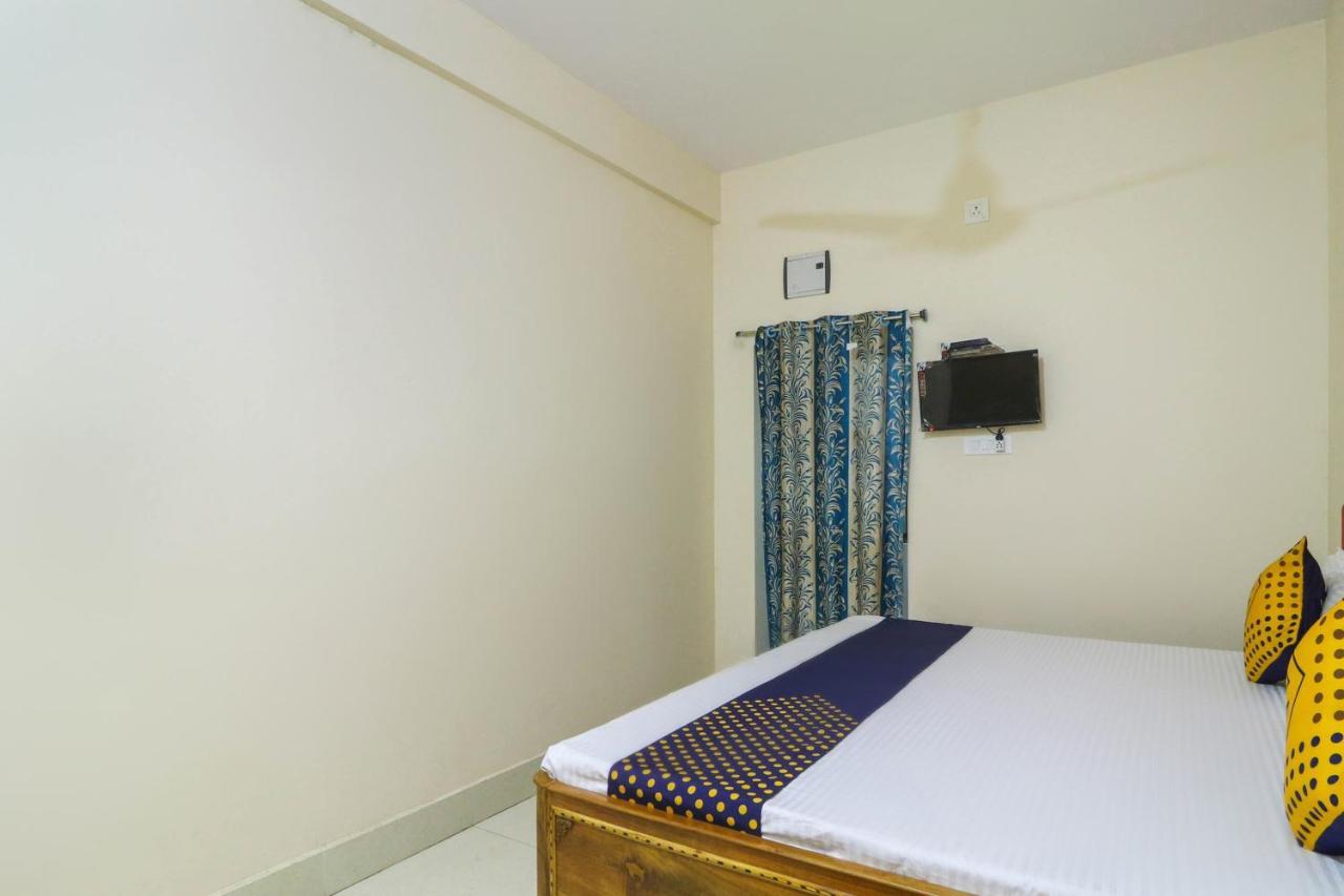 Spot On 68151 Prafulla Palace Hotel Jatani Exterior photo